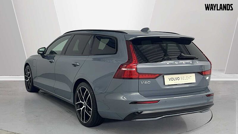 Volvo V60 Recharge Ultimate, T8 AWD plug-in hybrid, Electric/Petrol, Dark