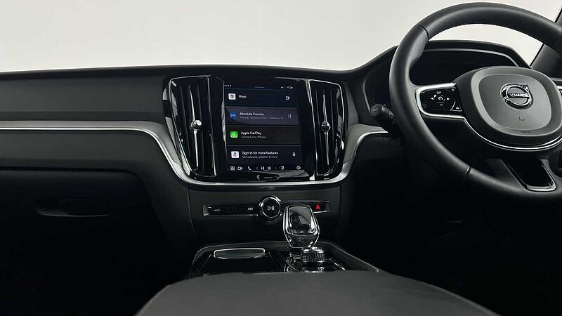 Volvo V60 Recharge Ultimate, T8 AWD plug-in hybrid, Electric/Petrol, Dark