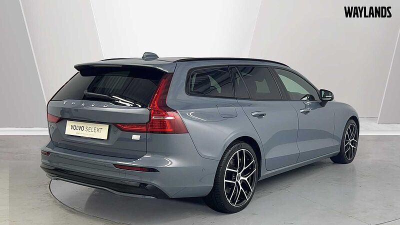 Volvo V60 Recharge Ultimate, T8 AWD plug-in hybrid, Electric/Petrol, Dark