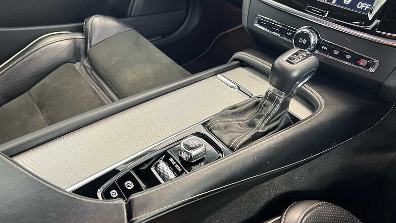 Volvo S90 T4 R-Design Plus Automatic (HUD , Adaptive Cruise Control)
