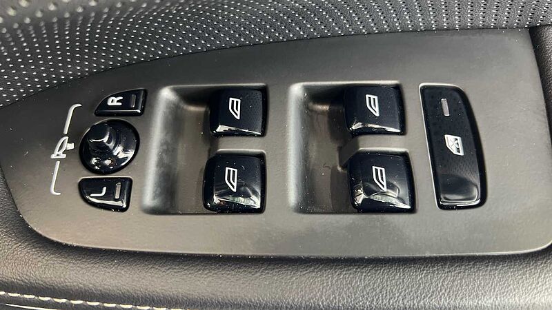 Volvo S90 T4 R-Design Plus Automatic (HUD , Adaptive Cruise Control)