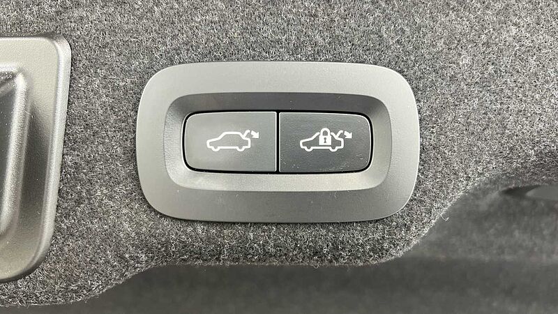 Volvo S90 T4 R-Design Plus Automatic (HUD , Adaptive Cruise Control)
