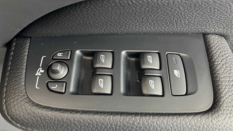 Volvo V60 Cross Country Country, B5 AWD mild hybrid (Rear Parking Camera, Heated Seats)