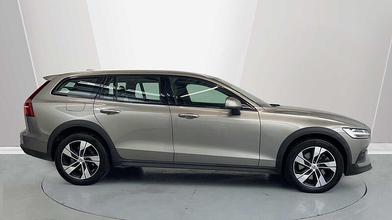 Volvo V60 Cross Country Country, B5 AWD mild hybrid (Rear Parking Camera, Heated Seats)