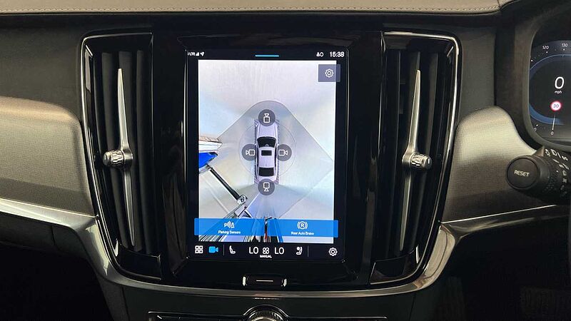 Volvo S90 Recharge Plus, T8 AWD plug-in hybrid, Electric/Petrol, Dark
