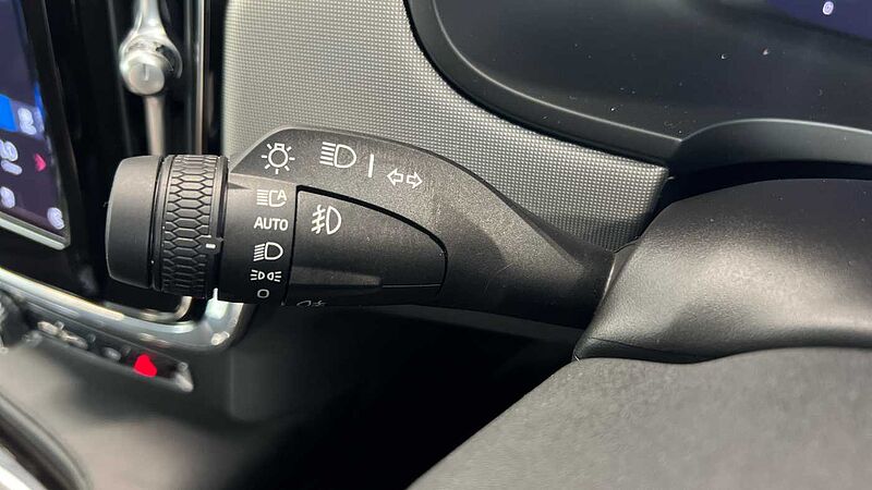 Volvo S90 Recharge Plus, T8 AWD plug-in hybrid, Electric/Petrol, Dark