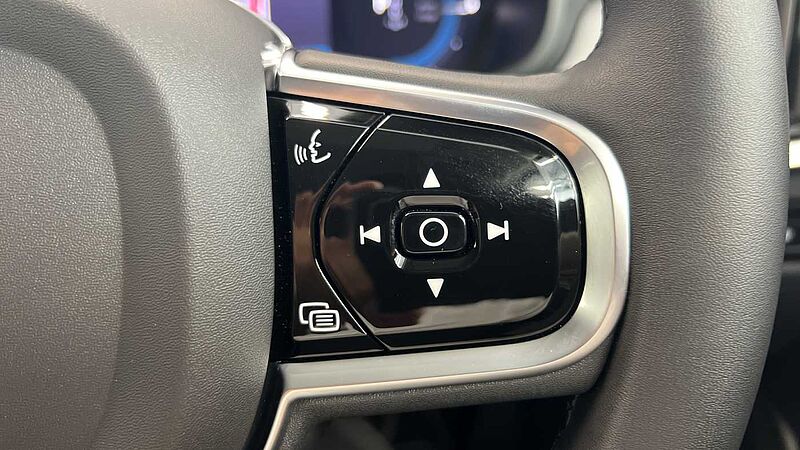 Volvo S90 Recharge Plus, T8 AWD plug-in hybrid, Electric/Petrol, Dark