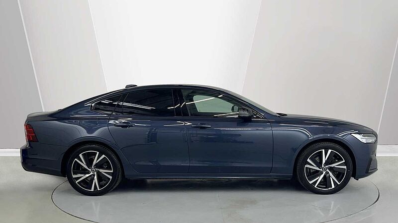 Volvo S90 Recharge Plus, T8 AWD plug-in hybrid, Electric/Petrol, Dark