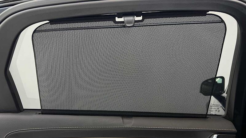 Volvo S90 Recharge Plus, T8 AWD plug-in hybrid, Electric/Petrol, Dark
