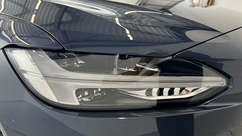 Volvo S90 Recharge Plus, T8 AWD plug-in hybrid, Electric/Petrol, Dark