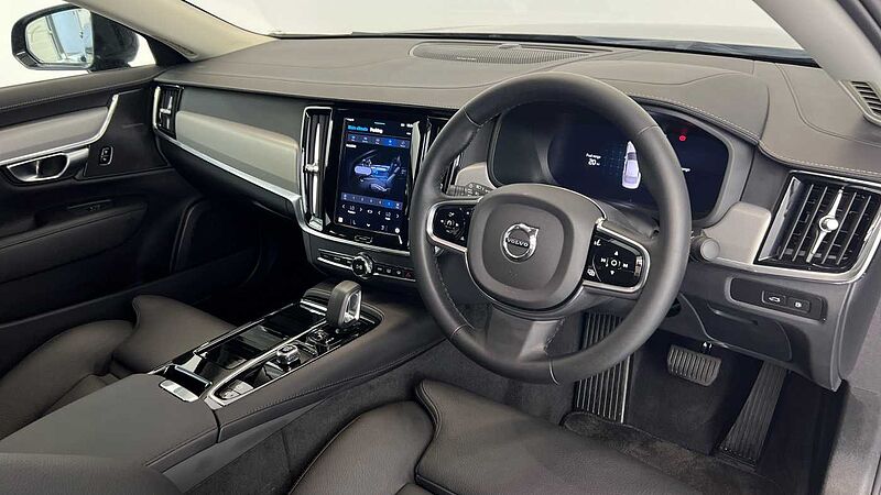 Volvo S90 Recharge Plus, T8 AWD plug-in hybrid, Electric/Petrol, Dark