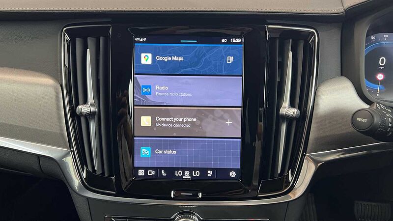 Volvo S90 Recharge Plus, T8 AWD plug-in hybrid, Electric/Petrol, Dark