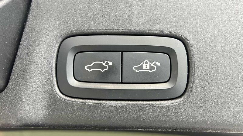 Volvo V90 Cross Country T5 AWD Plus Automatic (Heated Front Seats, Pilot Assist)
