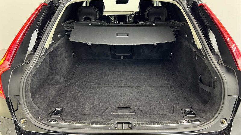 Volvo V90 Cross Country T5 AWD Plus Automatic (Heated Front Seats, Pilot Assist)