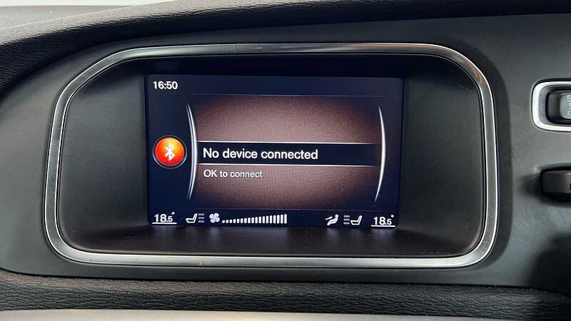 Volvo V40 Cross Country T3 Pro Automatic (Winter Pack, Power Seat with Memory)