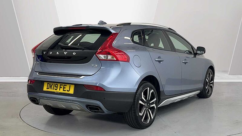 Volvo V40 Cross Country T3 Pro Automatic (Winter Pack, Power Seat with Memory)