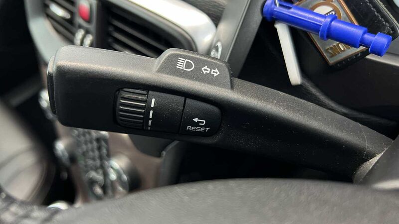 Volvo V40 Cross Country T3 Pro Automatic (Winter Pack, Power Seat with Memory)