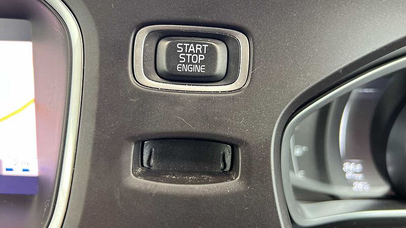 Volvo V40 Cross Country T3 Pro Automatic (Winter Pack, Power Seat with Memory)