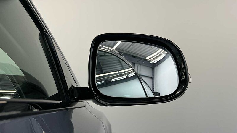Volvo V40 Cross Country T3 Pro Automatic (Winter Pack, Power Seat with Memory)