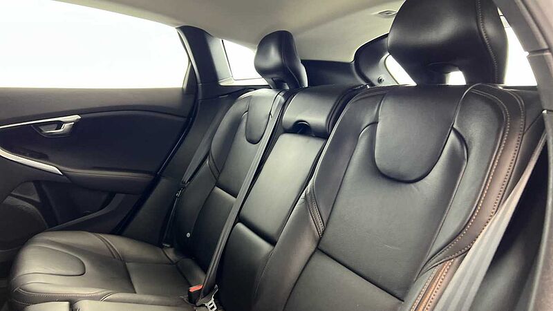 Volvo V40 Cross Country T3 Pro Automatic (Winter Pack, Power Seat with Memory)