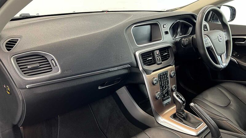 Volvo V40 Cross Country T3 Pro Automatic (Winter Pack, Power Seat with Memory)