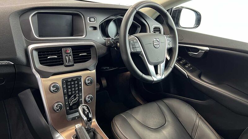 Volvo V40 Cross Country T3 Pro Automatic (Winter Pack, Power Seat with Memory)