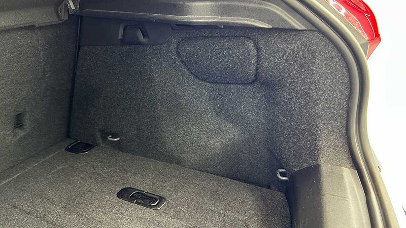 Volvo V40 Cross Country T3 Pro Automatic (Winter Pack, Power Seat with Memory)