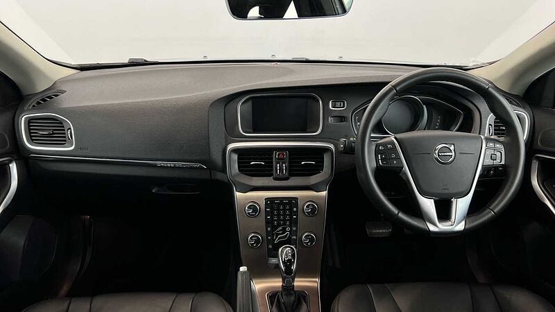 Volvo V40 Cross Country T3 Pro Automatic (Winter Pack, Power Seat with Memory)