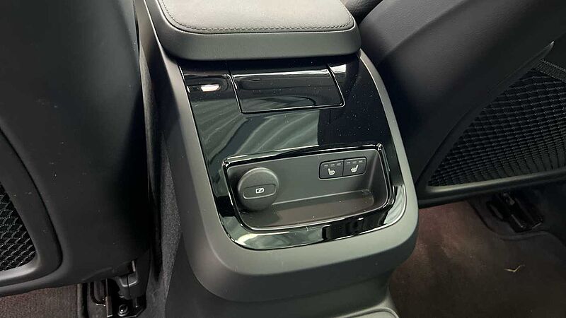 Volvo V60 Ultra, T8 AWD Plug-in hybrid, Electric/Petrol, Dark (Panoramic Roof, BLIS)