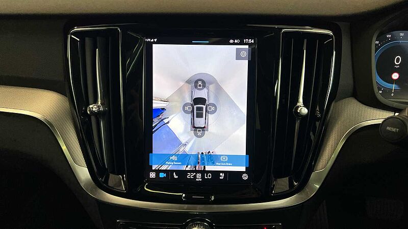 Volvo V60 Ultra, T8 AWD Plug-in hybrid, Electric/Petrol, Dark (Panoramic Roof, BLIS)
