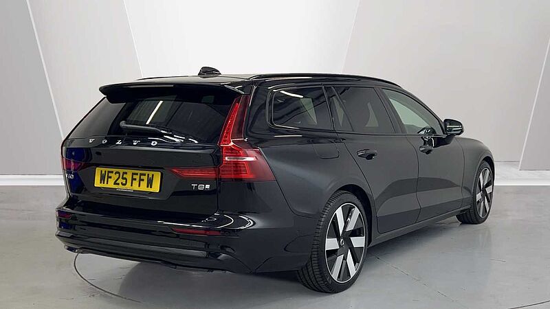 Volvo V60 Ultra, T8 AWD Plug-in hybrid, Electric/Petrol, Dark (Panoramic Roof, BLIS)