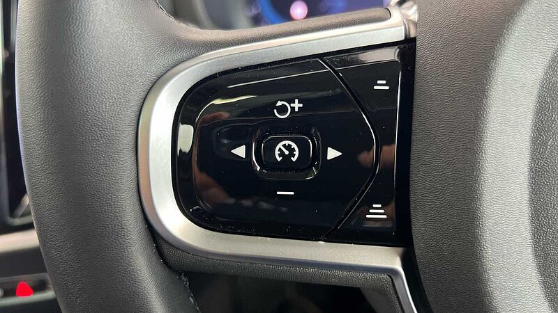 Volvo V60 Ultra, T8 AWD Plug-in hybrid, Electric/Petrol, Dark (Panoramic Roof, BLIS)