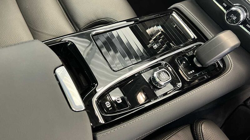 Volvo V60 Ultra, T8 AWD Plug-in hybrid, Electric/Petrol, Dark (Panoramic Roof, BLIS)