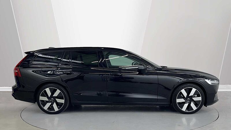 Volvo V60 Ultra, T8 AWD Plug-in hybrid, Electric/Petrol, Dark (Panoramic Roof, BLIS)