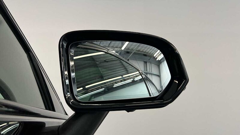 Volvo V60 Ultra, T8 AWD Plug-in hybrid, Electric/Petrol, Dark (Panoramic Roof, BLIS)