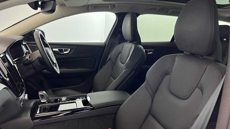 Volvo V60 Ultra, T8 AWD Plug-in hybrid, Electric/Petrol, Dark (Panoramic Roof, BLIS)