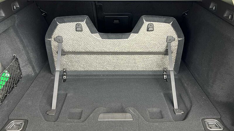 Volvo V60 Ultra, T8 AWD Plug-in hybrid, Electric/Petrol, Dark (Panoramic Roof, BLIS)