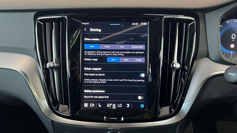 Volvo V60 Ultra, T8 AWD Plug-in hybrid, Electric/Petrol, Dark (Panoramic Roof, BLIS)