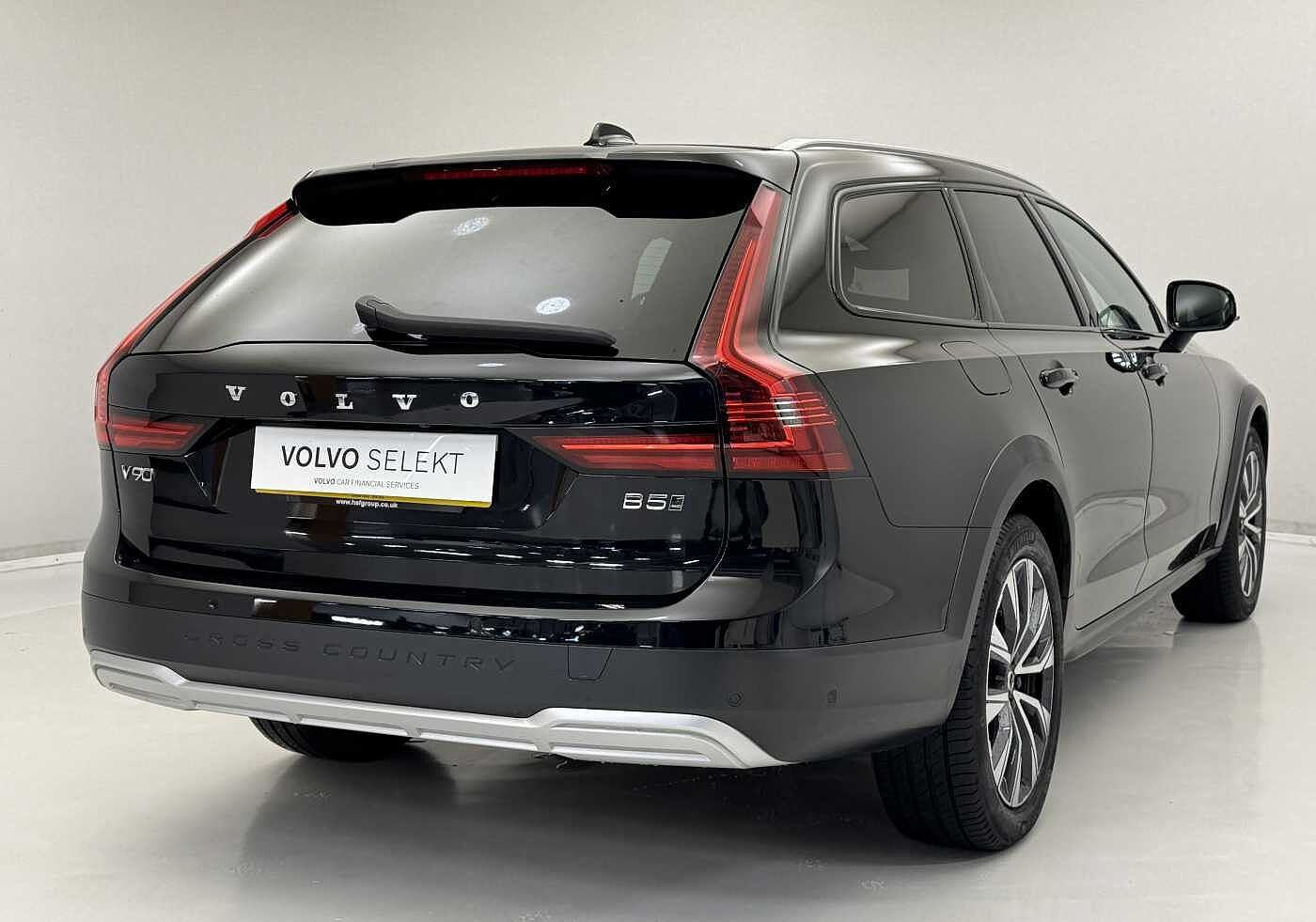 Volvo V90 Cross Country Plus, B5 AWD mild hybrid, Petrol