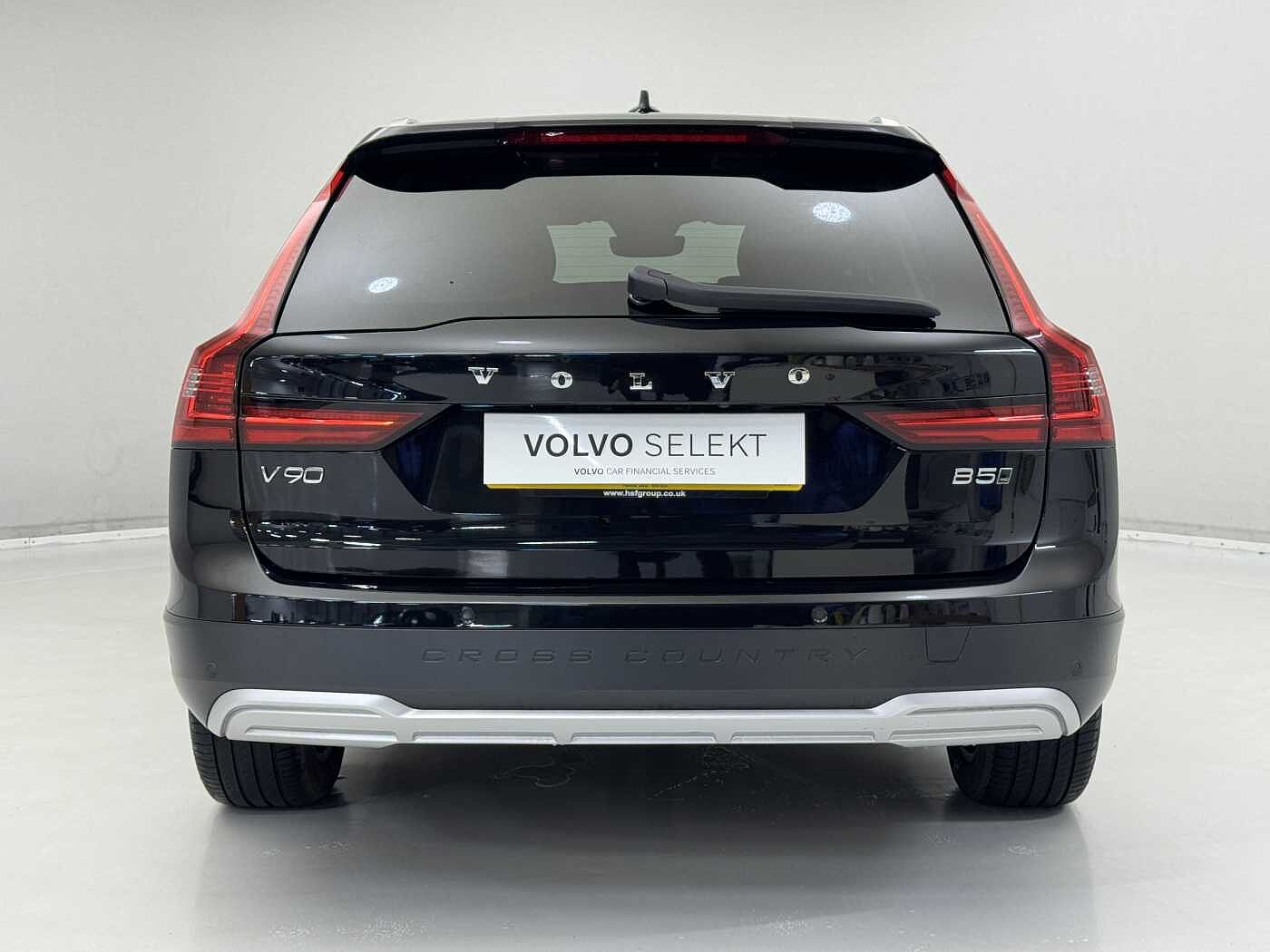Volvo V90 Cross Country Plus, B5 AWD mild hybrid, Petrol