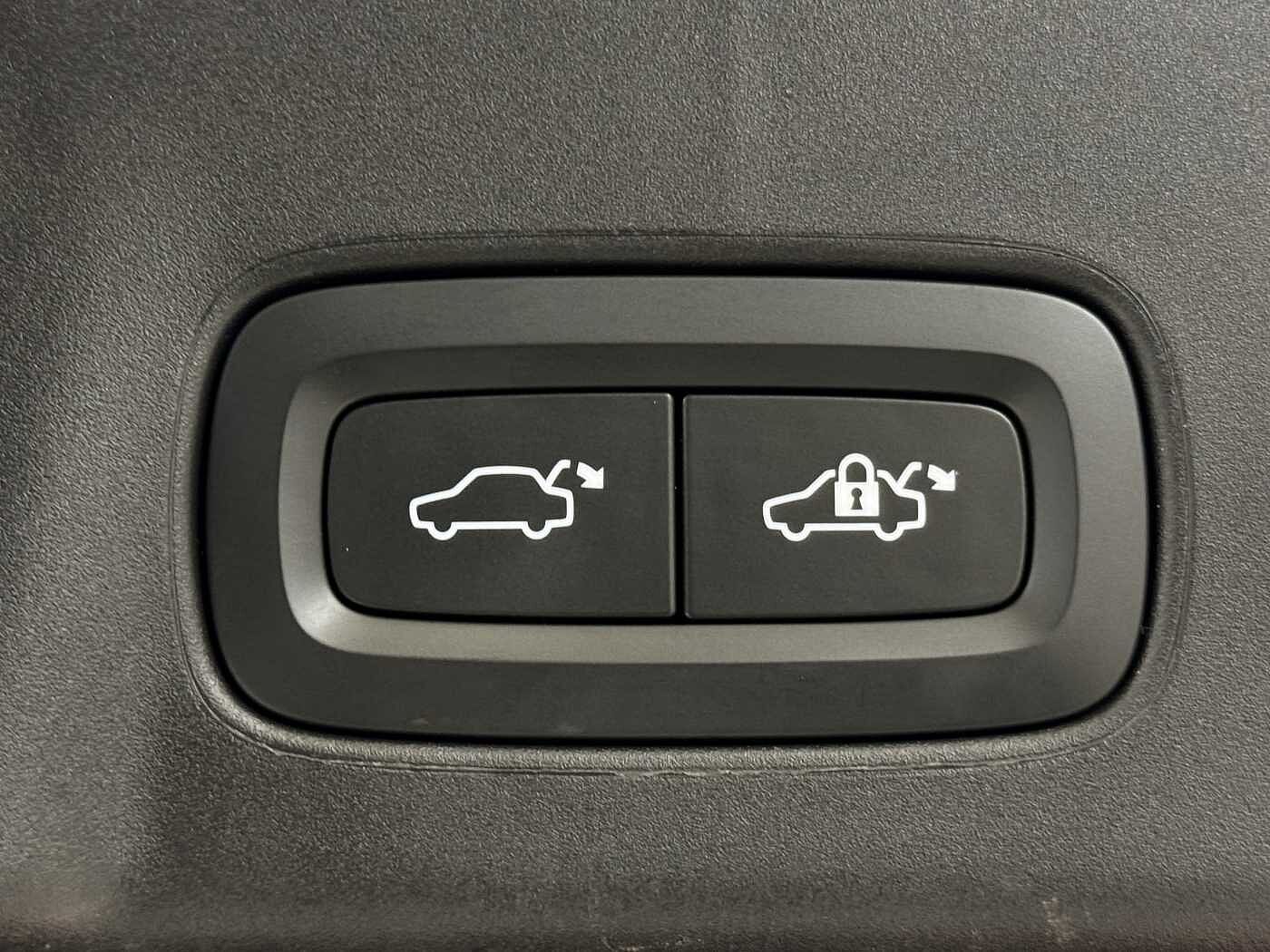 Volvo V90 Cross Country Plus, B5 AWD mild hybrid, Petrol