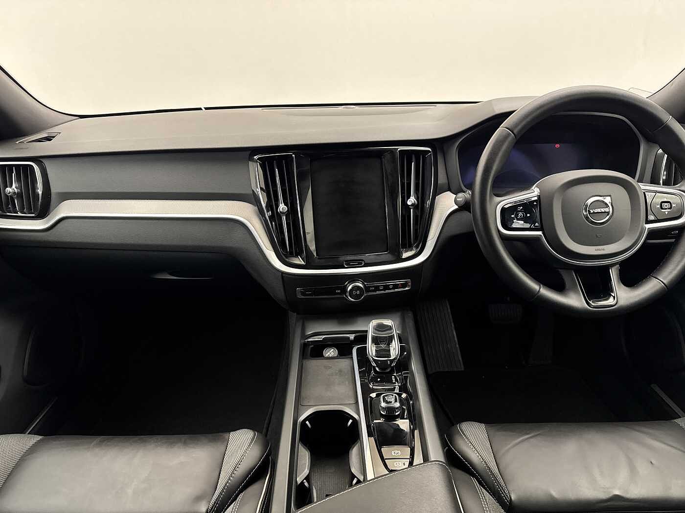 Volvo S60 Plus, B5 mild hybrid, Petrol, Dark