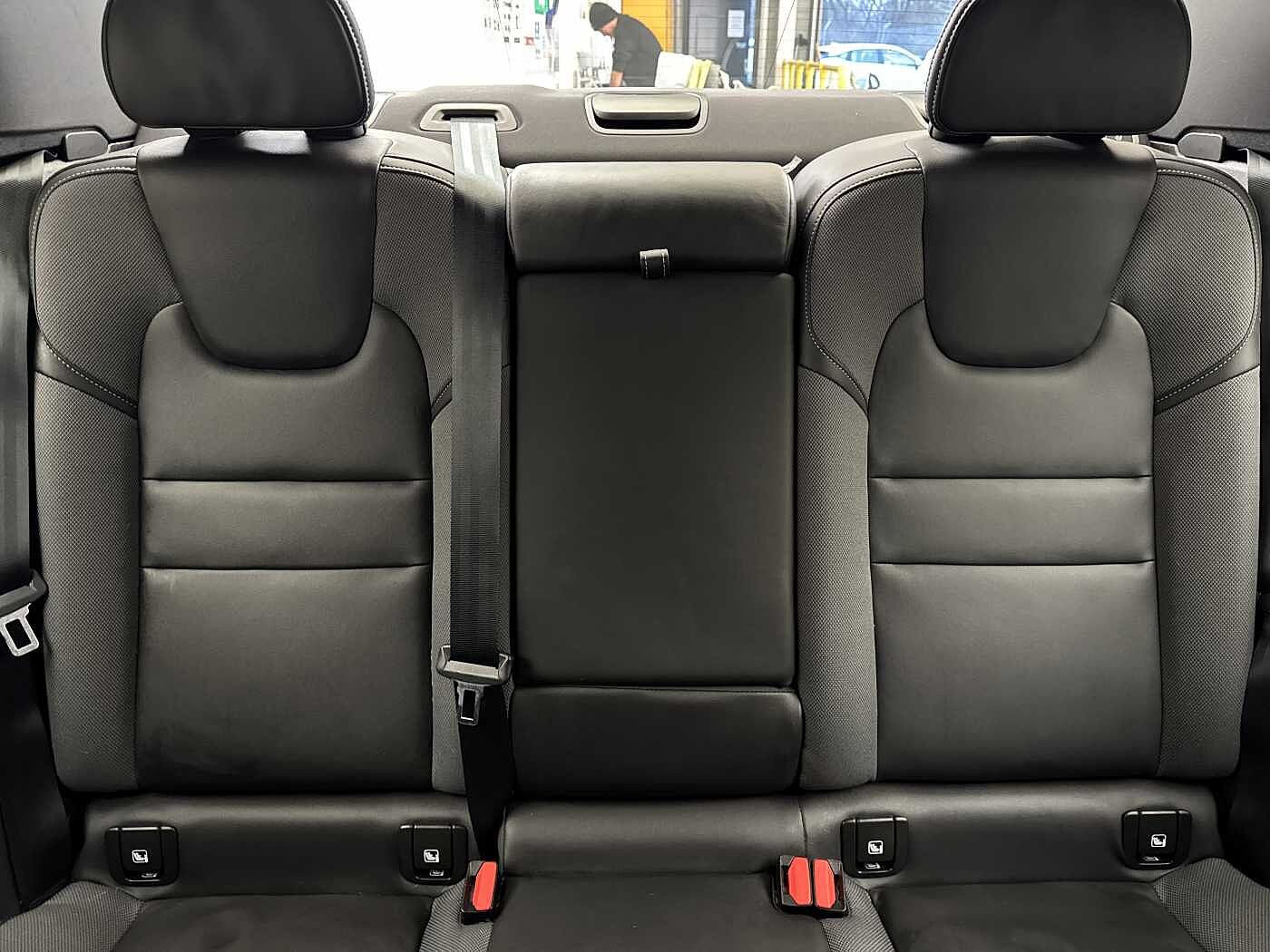 Volvo S60 Plus, B5 mild hybrid, Petrol, Dark