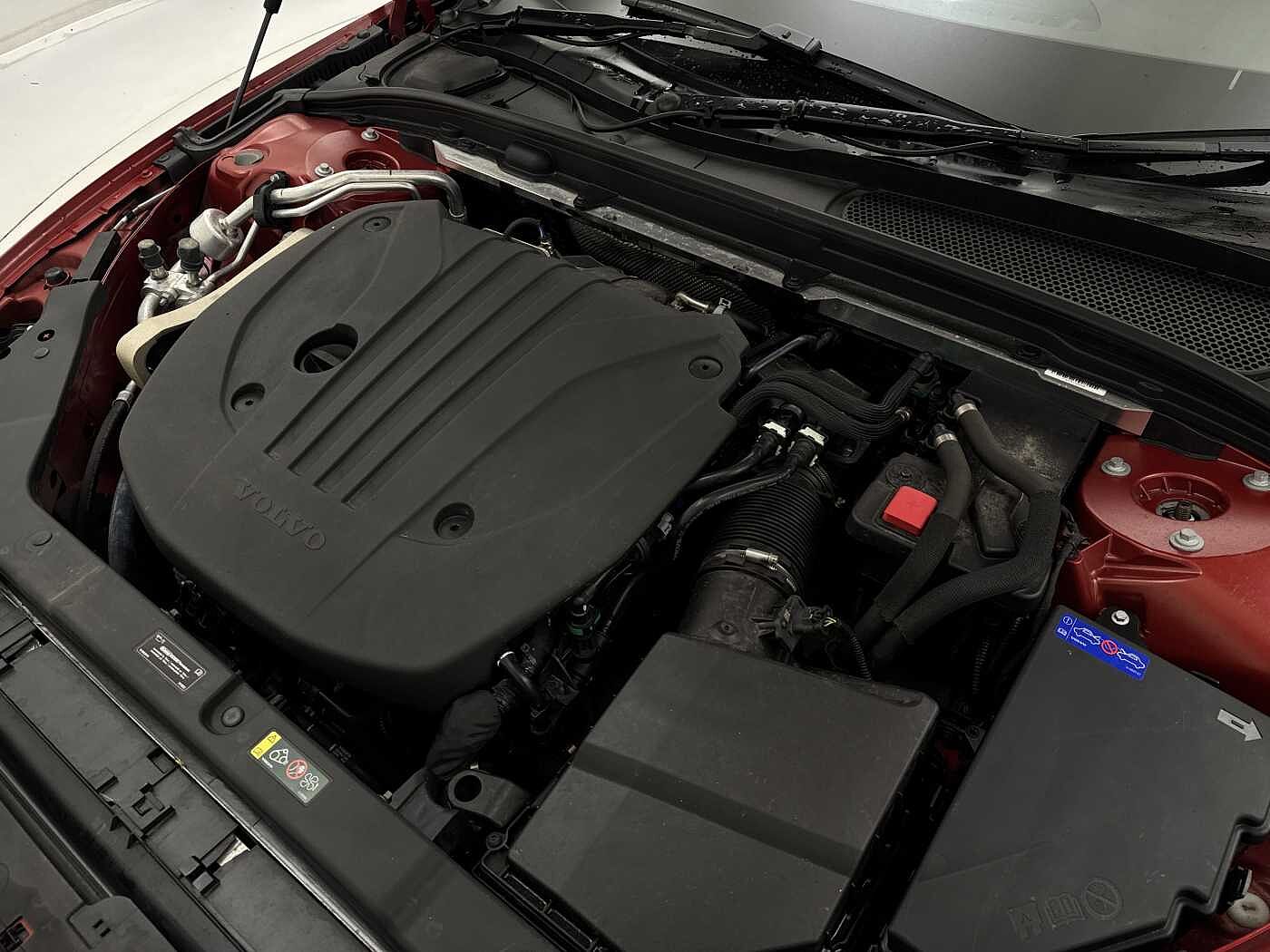 Volvo S60 Plus, B5 mild hybrid, Petrol, Dark