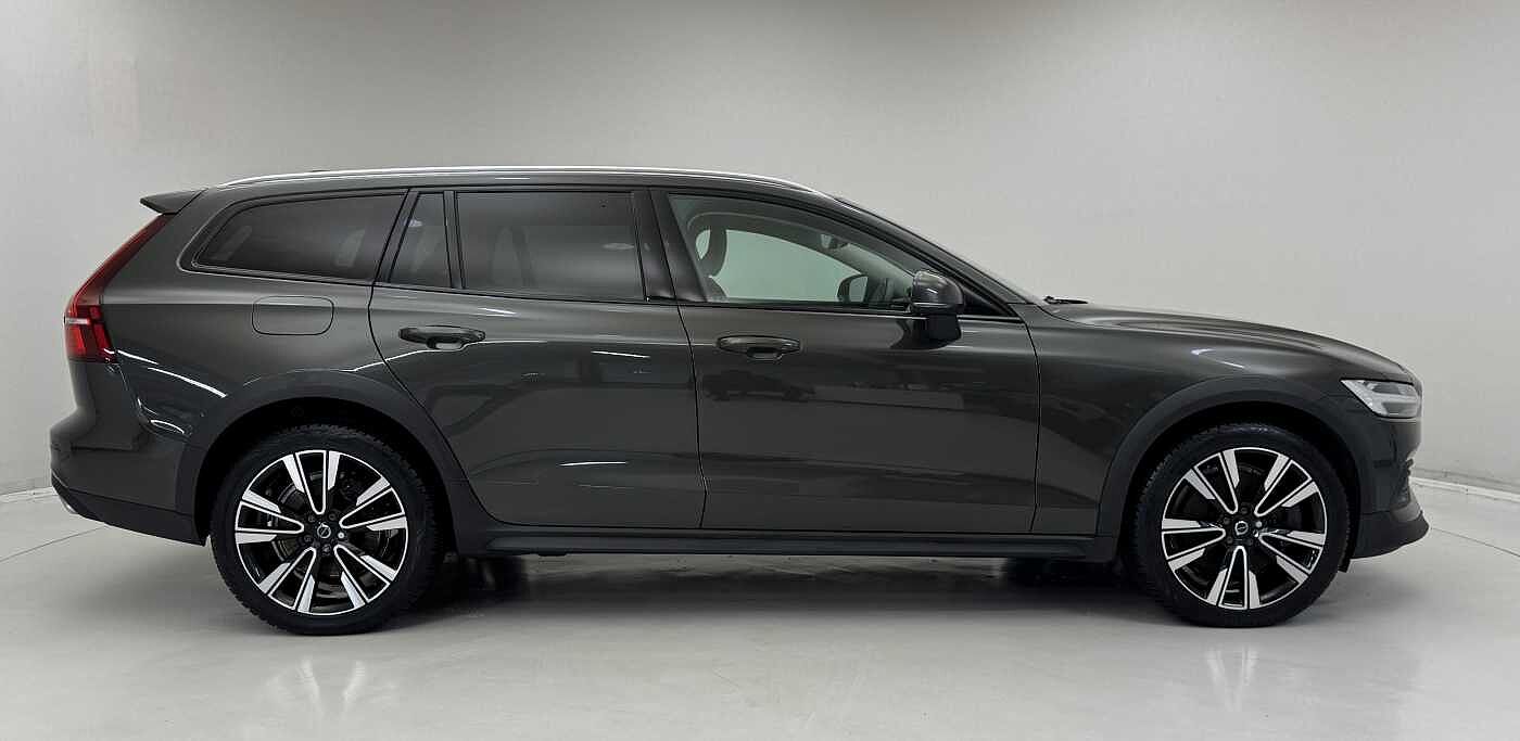 Volvo V60 Cross Country Country, B5 AWD mild hybrid