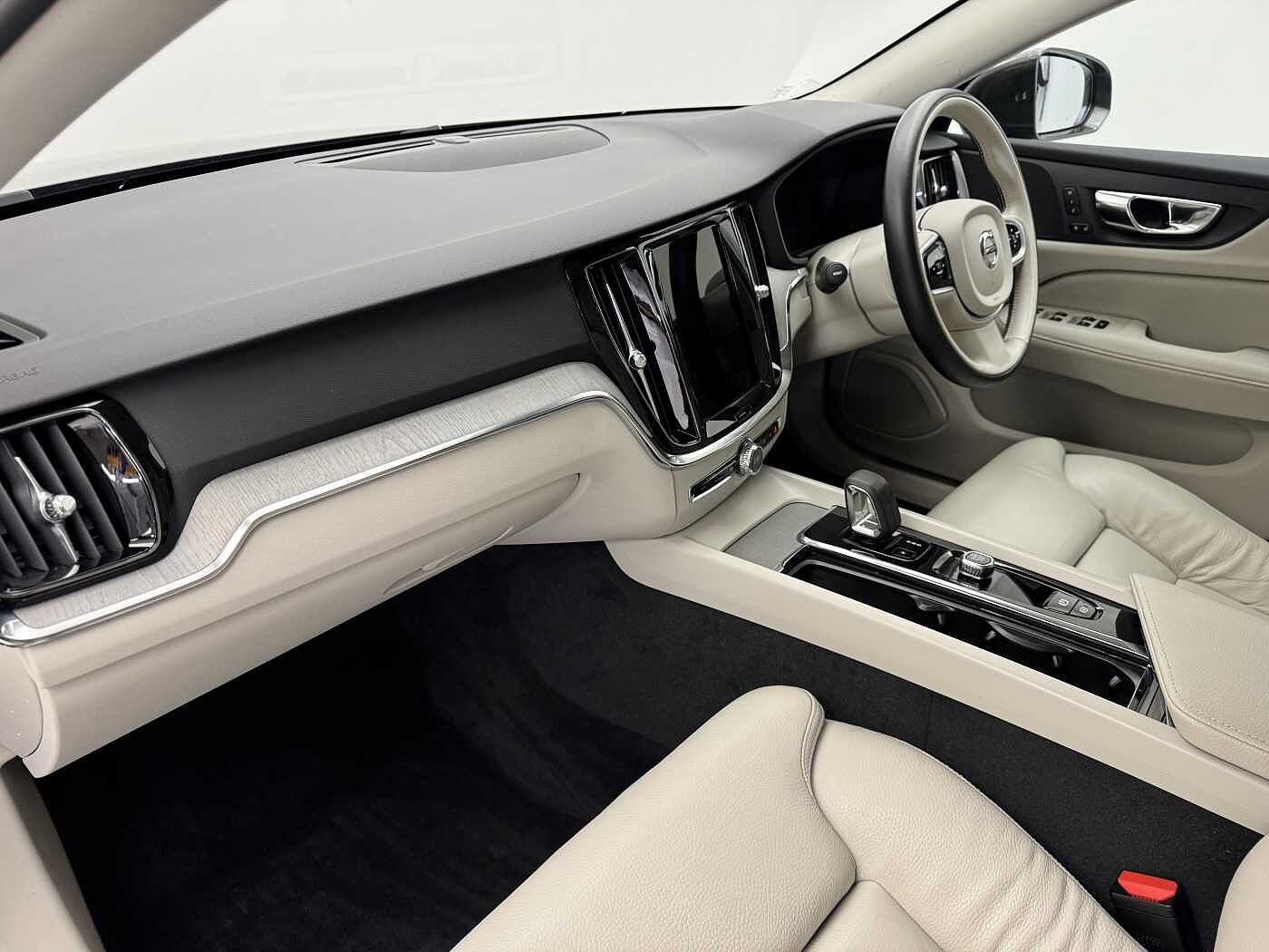 Volvo V60 Cross Country Country, B5 AWD mild hybrid