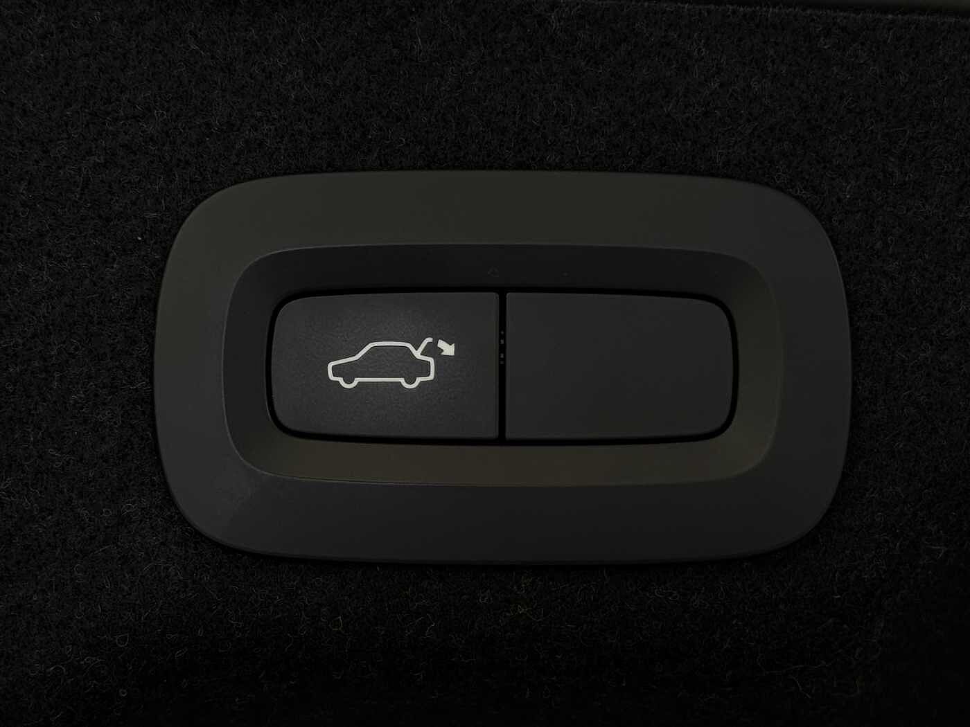 Volvo S90 D4 R-Design Automatic