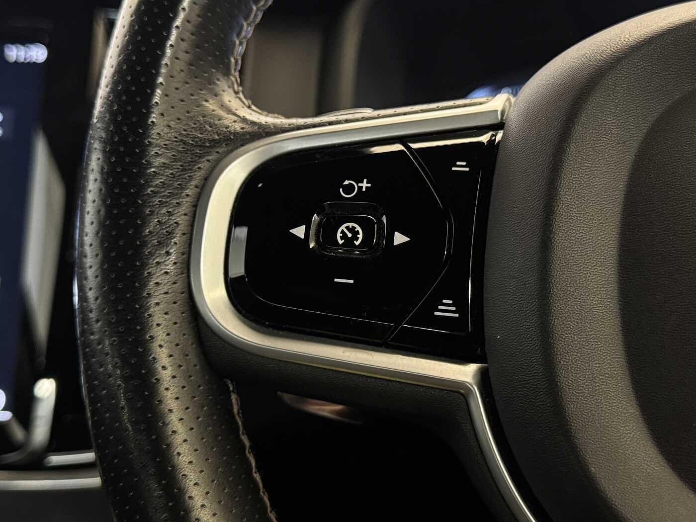 Volvo S90 D4 R-Design Automatic