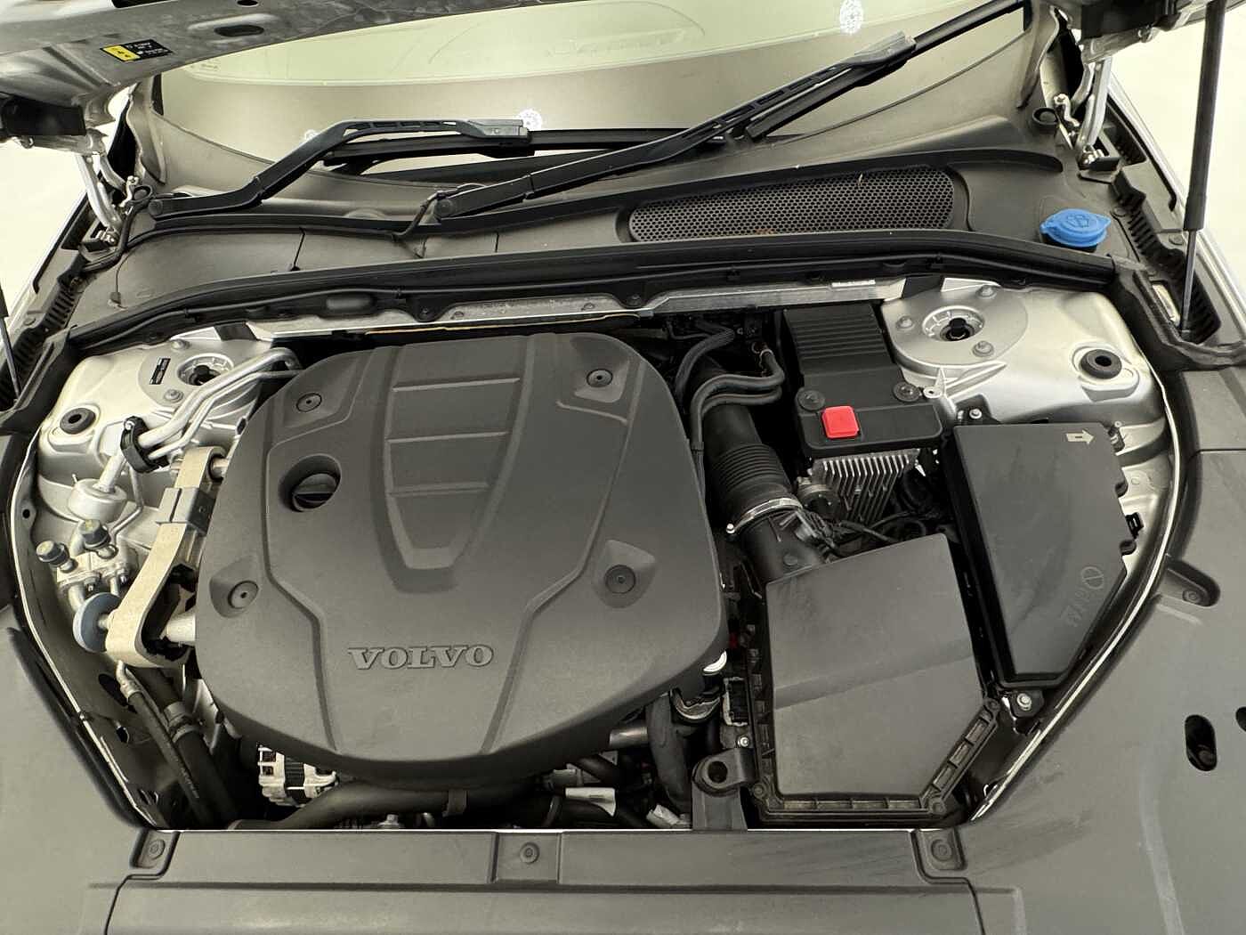 Volvo S90 D4 R-Design Automatic