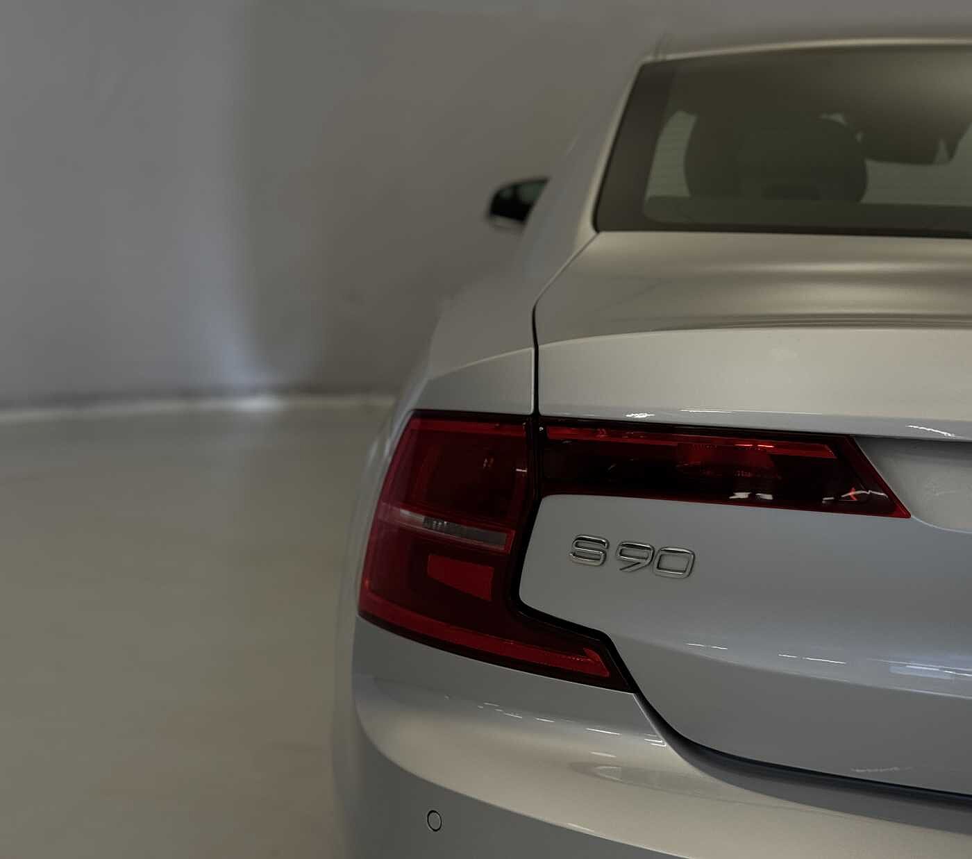 Volvo S90 D4 R-Design Automatic